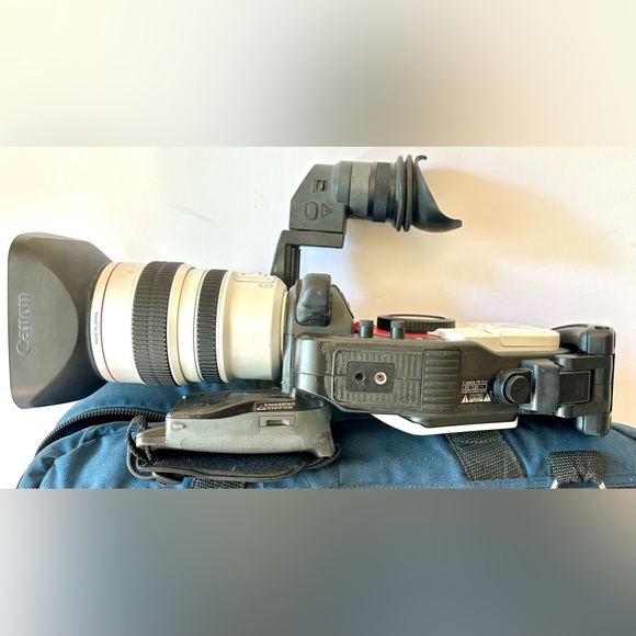 Canon DM-XL1A MiniDV 3CCD Digital 16x Optical Zoom XL 5.5-88MM Video Camcorder - Picture 12 of 17